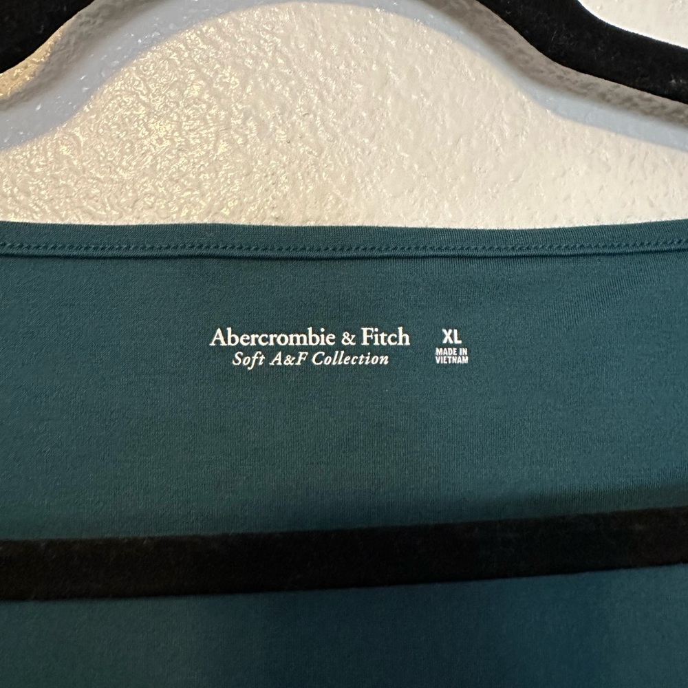 Abercrombie and Fitch Hunter Green Bodysuit Size XL - Picture 4 of 6